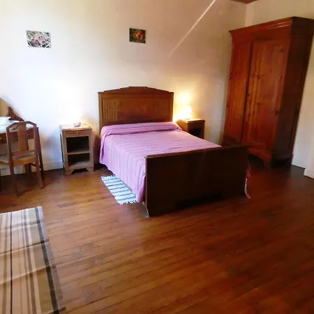 Nyaraló Pirique *