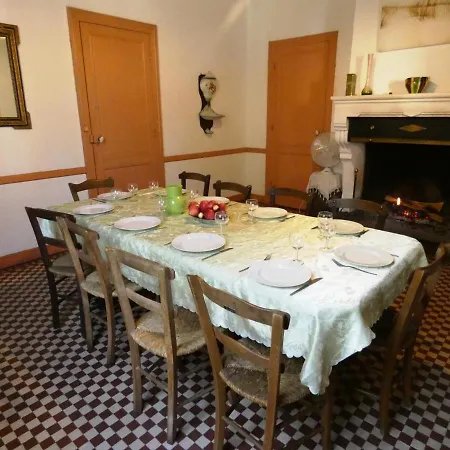 Pirique Nyaraló